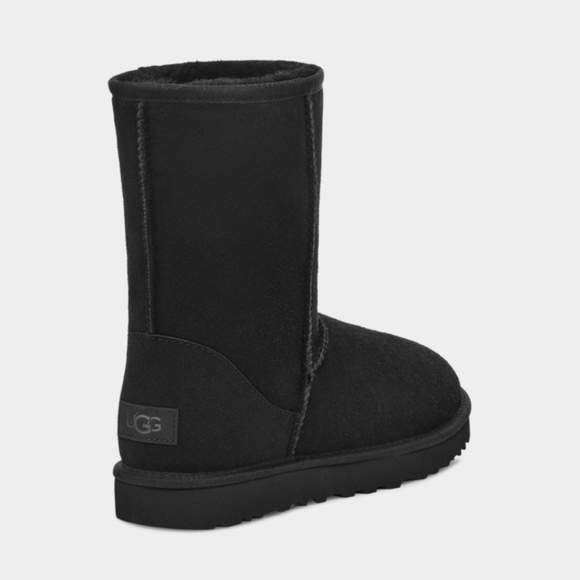 UGG Classic Short II In Black - Picture 3 of 9